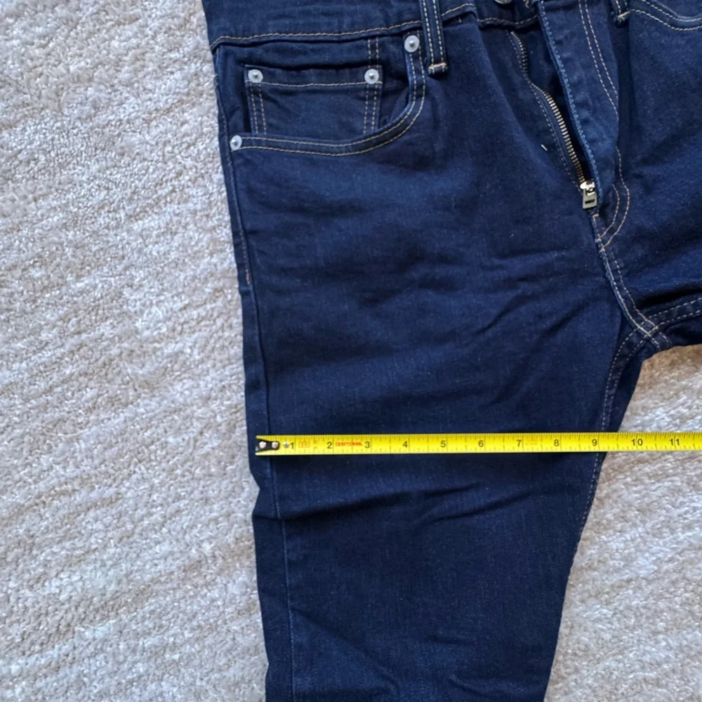 Levi's Men's Dark Indigo Slim Straight Jeans  W 34/ L 27.5